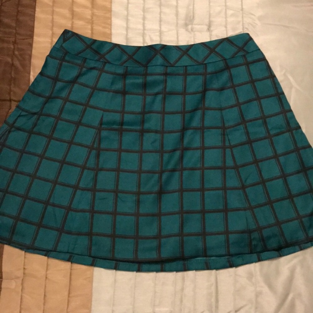 Emerald and black skirt